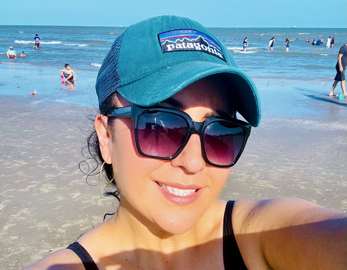 Ollie came to the beach with Mrs. Cindy!#ollieadventures <a href="/KISDMcElwain/">McElwain Elementary</a>