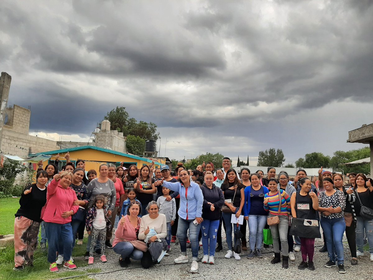 RealmoAlmo's tweet image. “La pregunta no es quién me va a dejar; es quién me va a detener”. –Ayn Rand. Que nada nos detenga a seguir haciendo historia. #ADM #EFM #Distrito19  #MujeresEmpoderadas #Cuautitlán #GL #HagamosHistoriaJuntos