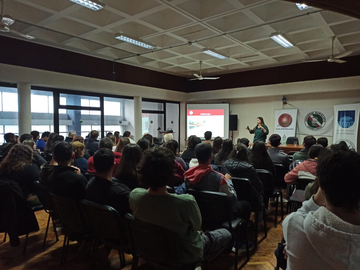 PlanAgro's tweet photo. #Ayer en 📌CUCEL, Cerro Largo
Se realizaron las Charlas "Bienestar animal" y "Herramientas informáticas para ganaderos"
🗣️Dra. Valentina Herrera, Dr. Fernando Vila e Ing. Jimena Gómez
#JuventudRuralistadeCerroLargo #SACL #CUCEL @Udelaruy @JCerrolargo #PlanAgro https://t.co/lYVllaWgnF