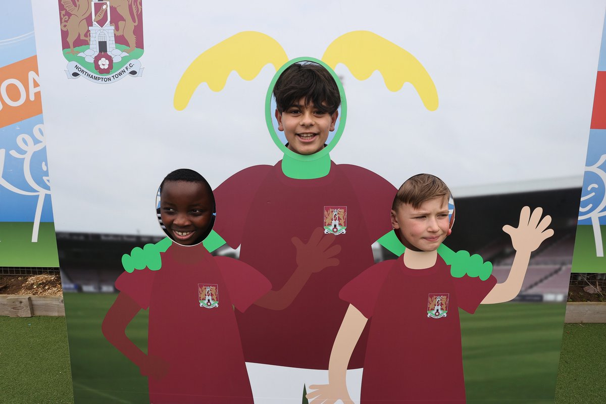 🙌Join us for some pre-match fun in the <a href="/IN_n_OUTcentres/">IN'n'OUT Autocentres</a> family area before kick off today!
#ShoeArmy 👞