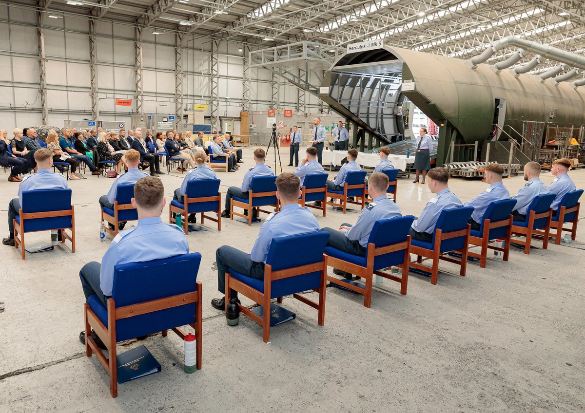 RAF Brize Norton tweet media