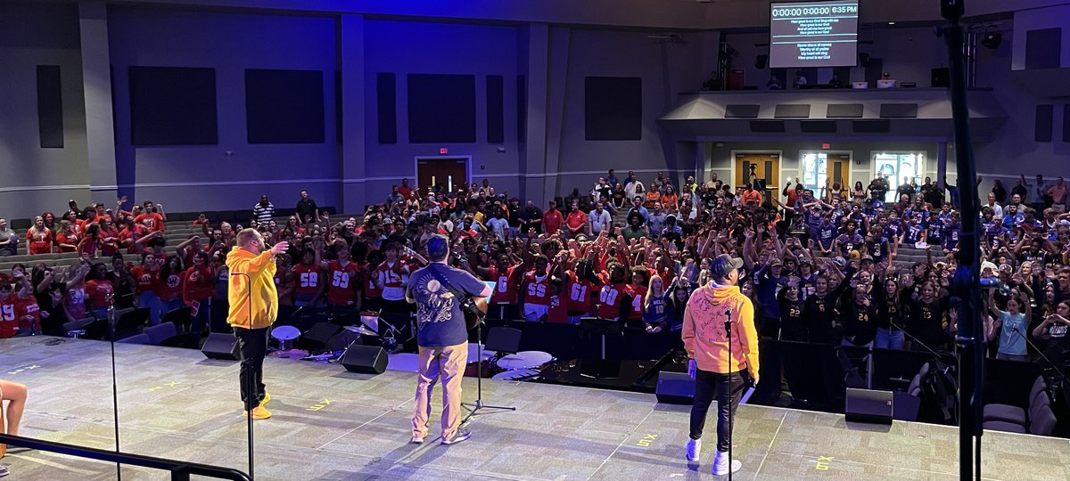 I missed my son’s 🏈practice for a very good reason! Last night we got to introduce Jesus to over 800 athletes! Also, what an honor to share the stage with “The 🐐” Gators 🐊Coach @SteveSpurrierUF Thank you @noahwilbanks for having us! #You #Jesus