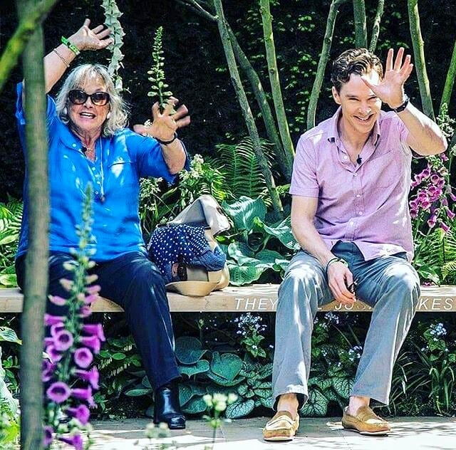 Benedict and Mum purple flower gazing 💜
#BenedictCumberbatch #PurpleBatch #WandaVentham #ChelseaFlowerShow