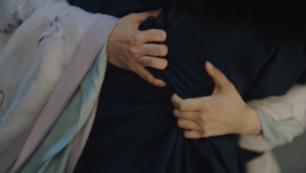 lycheefrost's tweet photo. “you can’t die. 
I absolutely can't lose you”

and so cang xuan craves for power to protect xiao yao by his side, but that’s also the start of him losing her forever

#长相思 #lostyouforever https://t.co/41RYa0tziv