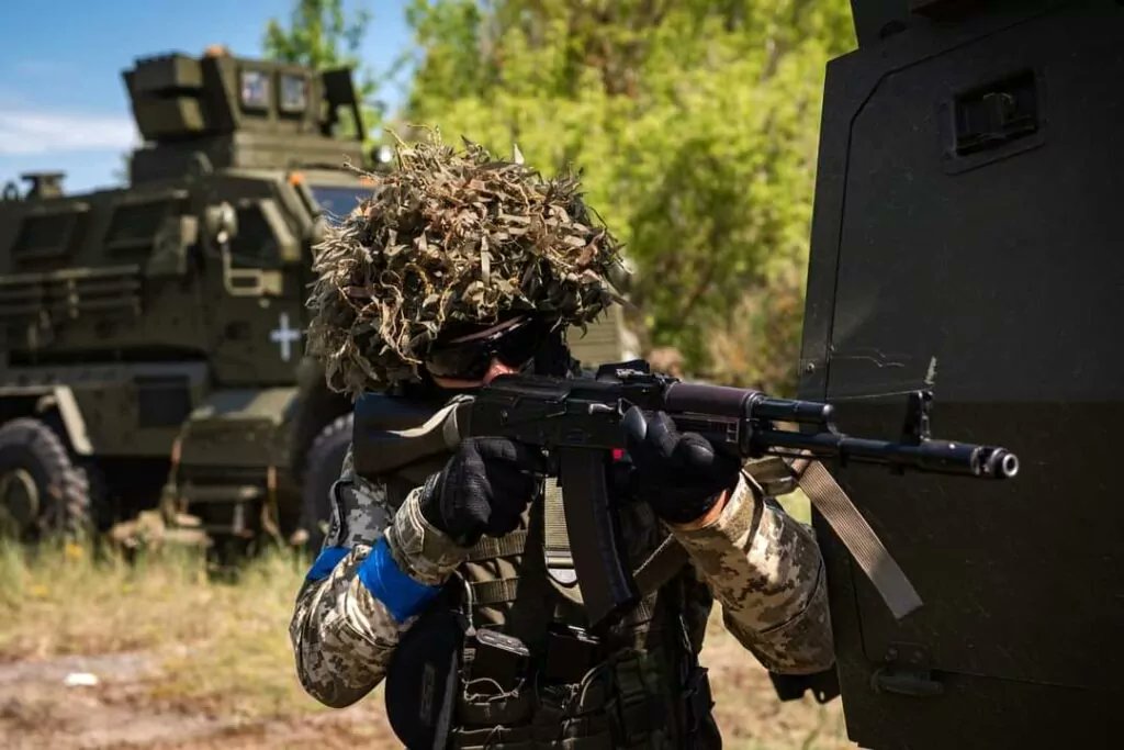 FundPulaskiego's tweet photo. "The key consideration here however is, whether the Ukrainian forces will manage to achieve their goals before the Russians play their own hand."

Read more in our #War in #Ukraine Weekly Update: Slow and Stady by @CzubSebastian ➡️ https://t.co/VqTlqi6tb8 https://t.co/duzFYER1Md