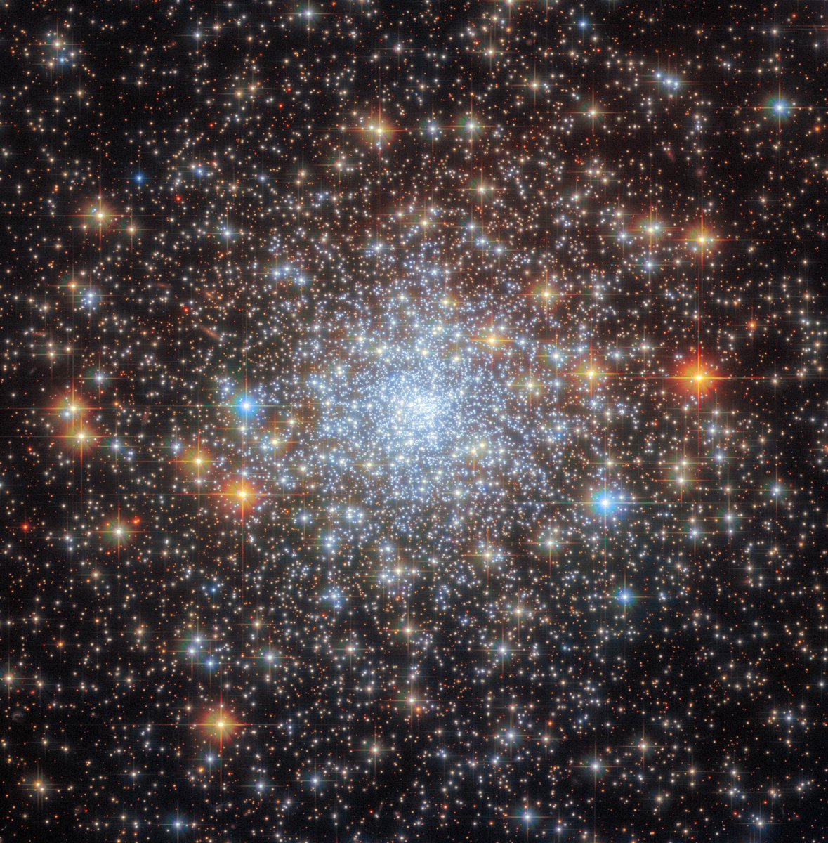 It's #HubbleFriday time!

This week's new image shows the globular cluster NGC 6652. Globular clusters are roughly spherical groups of stars held together by their mutual gravitational attraction.

NGC 6652 is about 30 million light-years away: go.nasa.gov/3Oi5MLD