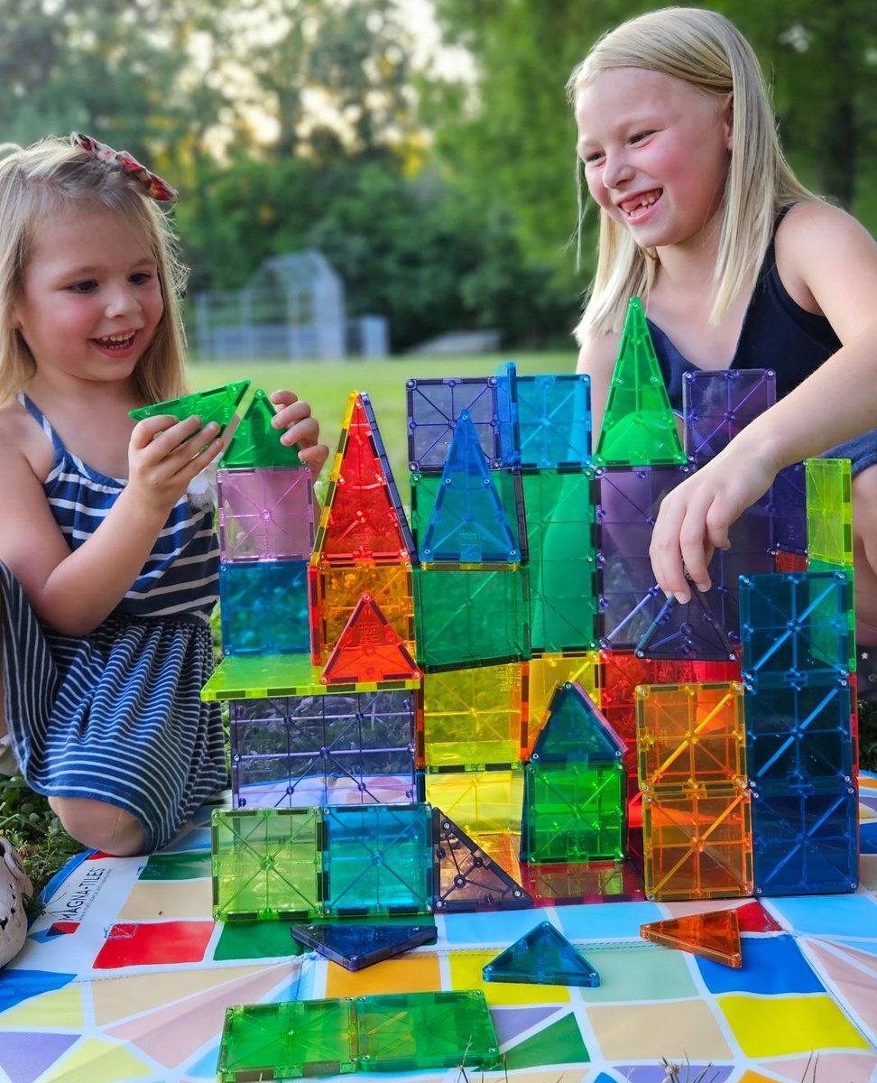 Magnatiles's tweet image. Did you know? Our Storage Bin transforms into a play-mat! This is a great resource for meaningful play on the go. Now you can easily take your magnetic tiles anywhere!

#MAGNATILES #meaningfulplay #storagebin #outdooractivities #magnetictiles
