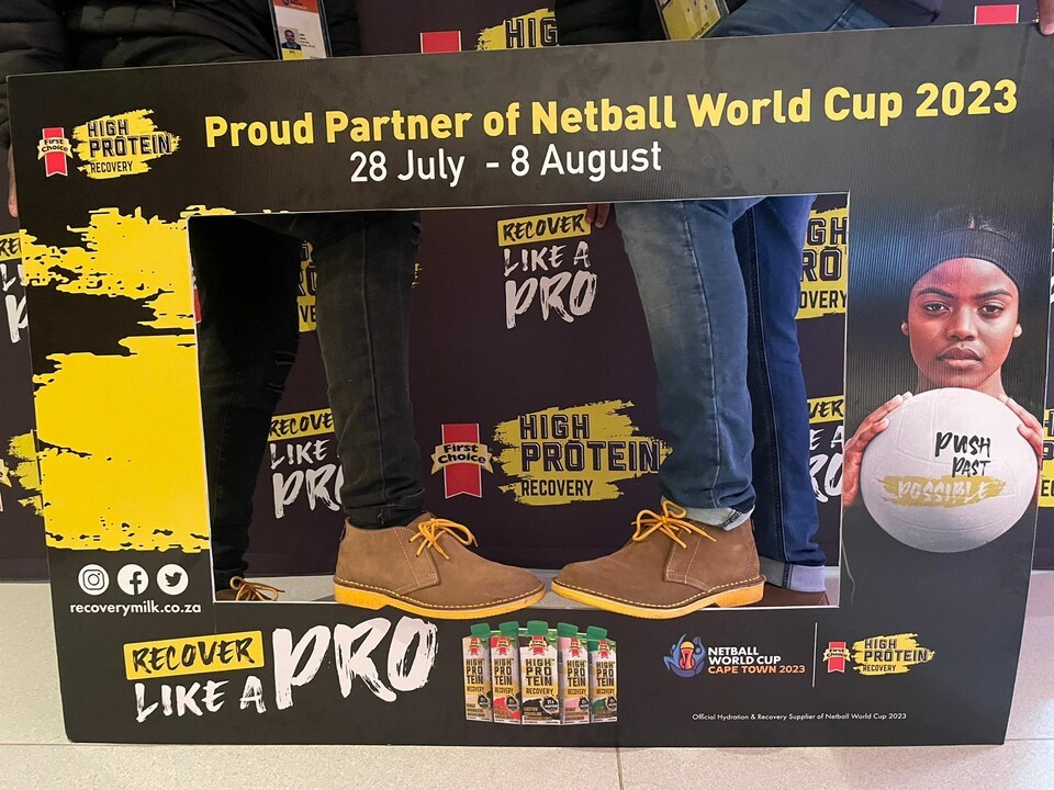 FirstChoiceSA's tweet photo. Let's give a huge shoutout to @Veldskoenshoes for sponsoring these ultra-comfy shoes, keeping our reps feeling fresh and invigorated at #NWC2023! 💪🏻💪🏽💪🏿 #RecoveryMilk #PushPastPossible #RecoverLikeaPro
HPR: Official Hydration & Recovery Supplier of Netball World Cup 2023 https://t.co/XjWNtzUSSk