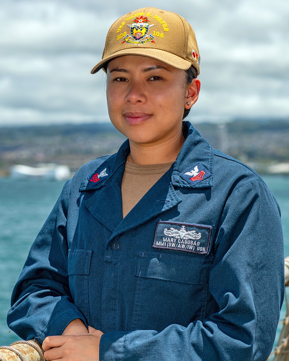 #LasVegas native serves #USNavy aboard #Warship #USSWayneEMeyer #DDG108
MM1(SW/AW/IW) Mary Cabusao
2012 George Washington HS
“I joined the Navy to travel and be more independent.”
navyoutreach.blogspot.com/2023/07/las-ve…
#ForgedBytheSea #AmericasNavy #PearlHarbor #Hawaii #NationalDefense