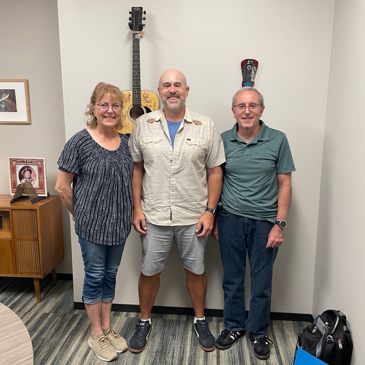 chrizanderzon's tweet photo. Congratulations Joe and Leslie on your home sale! This was as smooth as they get - sellers were on top of it getting the house ready, we priced it right, fantastic staging  and top-notch photos. No surprise we were under contract the first week on market.⁠ https://t.co/FzyBM9aOvR