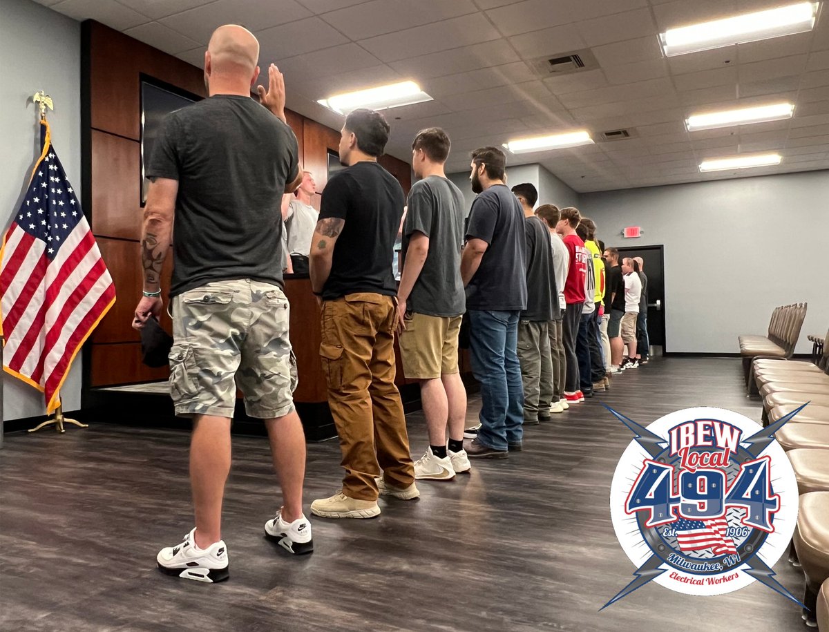 ibewlocal494's tweet photo. @IBEWLocal494 is proud to welcome all newly sworn-in Union members last night at our August general membership meeting. Welcome to the International Brotherhood of Electrical Workers (@IBEW)!
#IBEWStrong #UnionStrong #IBEW494 #WisconsinIBEW #ElectricalWorkers https://t.co/hcPOy7wwYv