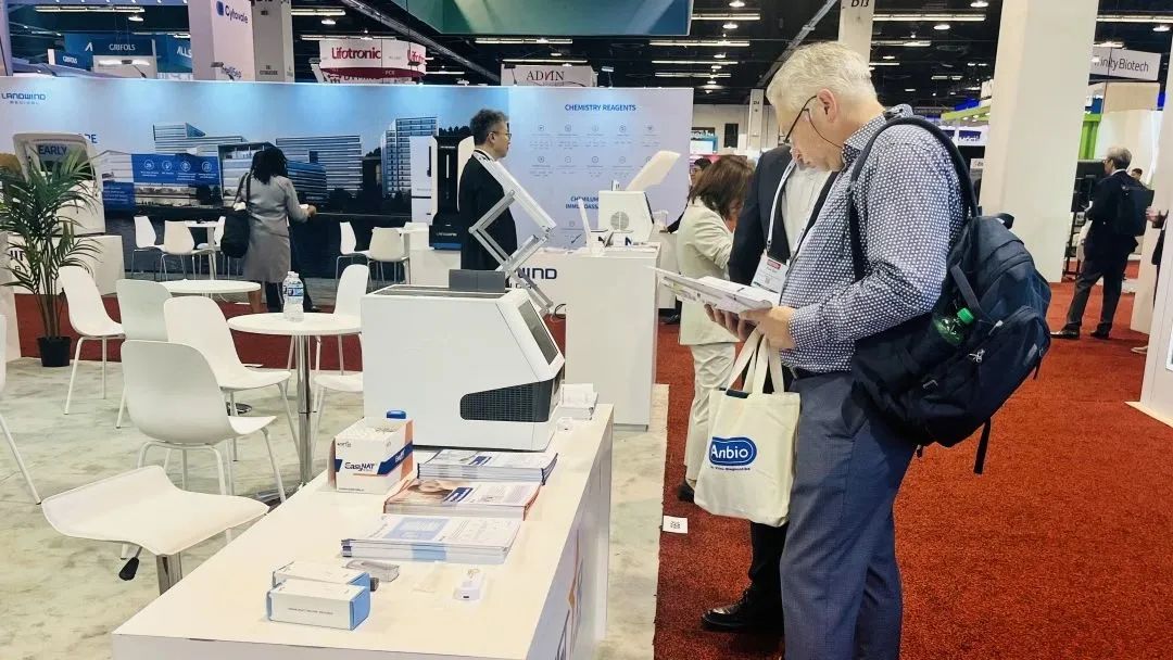 UstarBiotechltd's tweet photo. ," "nucleic acid rapid detection system," and "multiple nucleic acid detection system," are all completely automatic integrated equipment.  Many tourists came by the Ustar booth at this exhibition to see China's one-of-a-kind charm. #Ustar #poct #china #innovation #medicaldevice https://t.co/jsZXB2wuu9