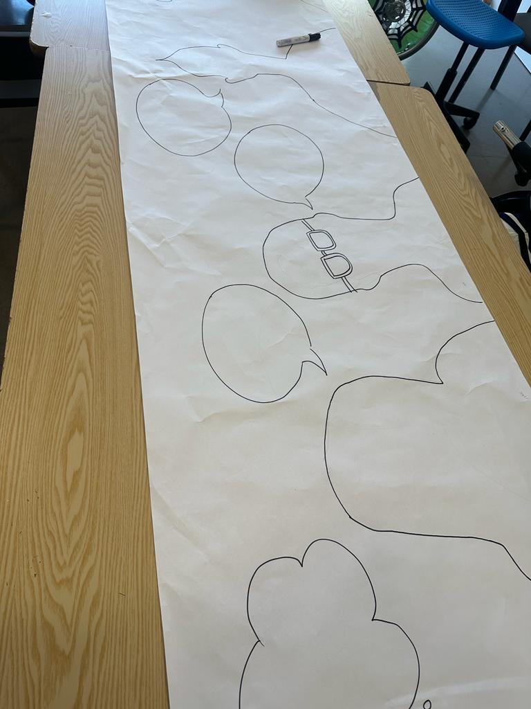 FAtendis's tweet image. No és una "manos arriba" del David a l'Andreu,  sinó el principi d'un Mural enorme que preparem al Centre de dia l'Aplec sobre "Què és el que més ens agrada de l'estiu". En breu... el resultat final👀😄  Gràcies @hpespana   per tot el material ❤️ 
 #hpespana