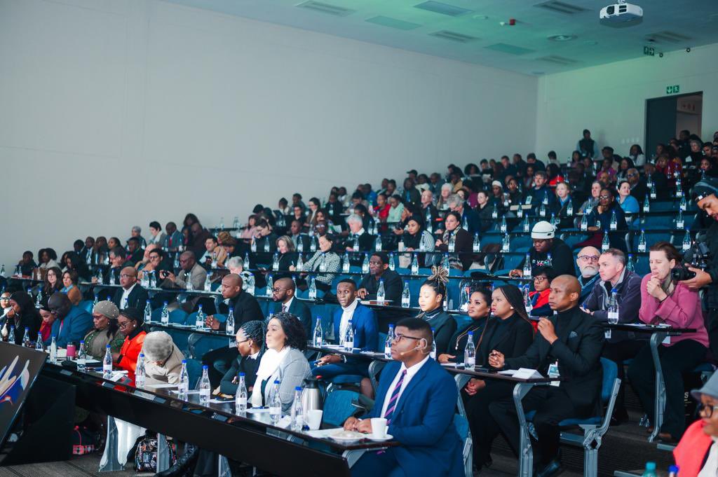 lindelani_weza's tweet photo. The session was really informative at Fourways mall by property owners with @CSOS_SA #CSOSindaba2023 https://t.co/JD1HwZOjL8