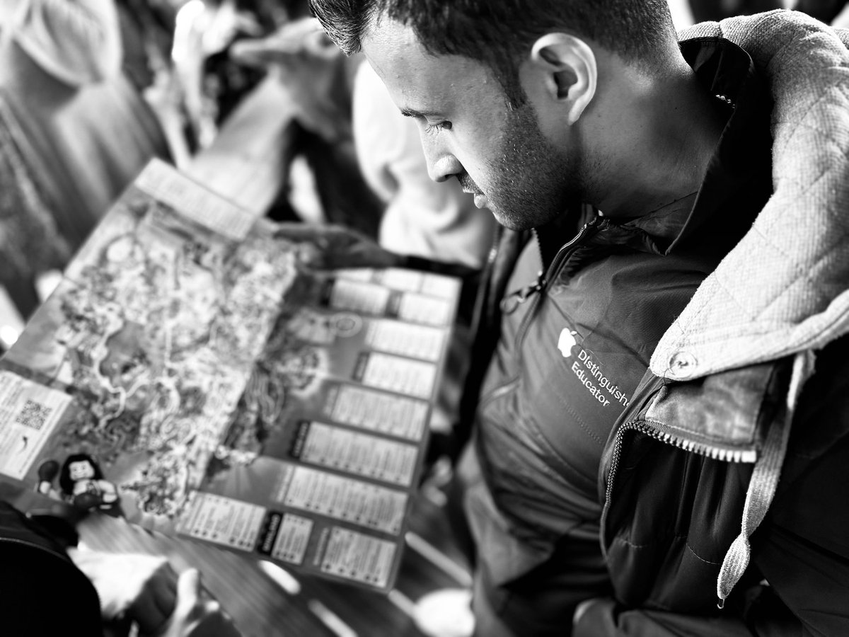 TheDigiTechDad's tweet image. Navigating the next stage in my career at #LegoLand with my #ADE merch! #ADE2023 #AppleEDUchat #AppleTeacher 

📷 @Mr_L_edu