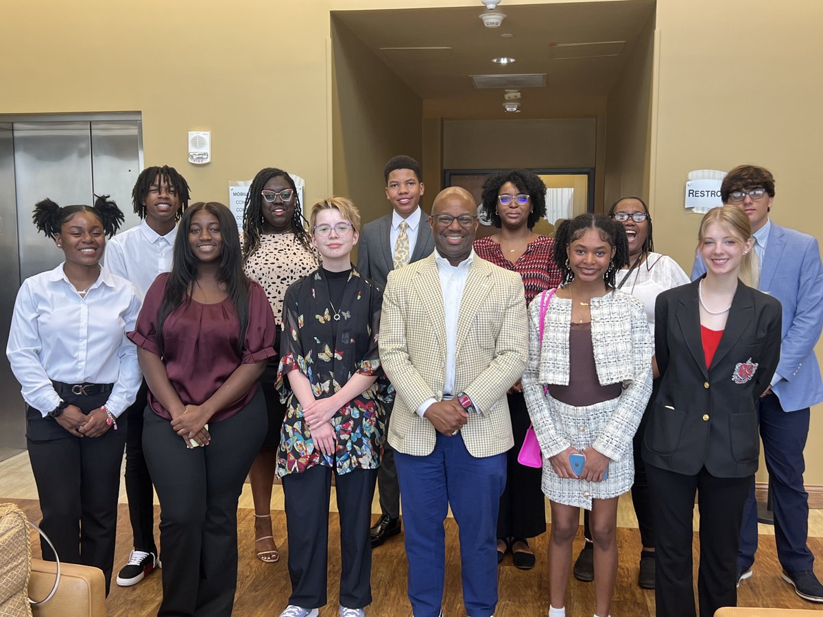 DrSetItOff's tweet photo. I had an amazing summer mentoring and teaching these young people in the @CityofMobile Y.E.S. Program. They are totally awesome. #MentoringMatters #DrSetItOff #SoMobile #MobileAlabama https://t.co/ruBRXoqQ8k