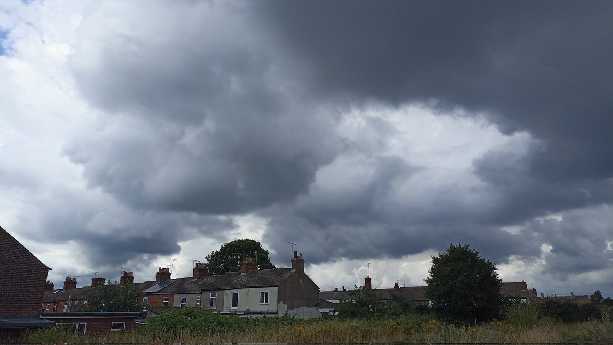 ch33sl3y's tweet image. &quot;There&apos;s storm clouds amassing over in the west up above the moor. The city shines in grey, mills closing down on the valley floor. All you can do here is survive, grit your teeth and just stay alive and never understand&quot;

#newmodelarmy