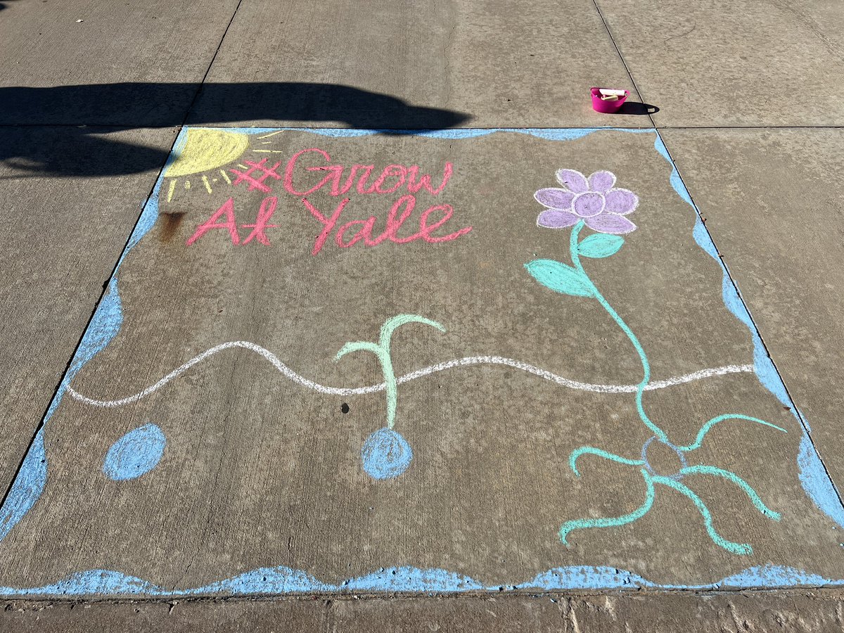 LauraSpradley1's tweet photo. Excited for 2023-2024 at Yale!!
#GrowAtYale
@yaleroadrunners
#RISDBelieves
#RISDWeAreOne
@ccgreer28 
@HollyGoTweets https://t.co/9MEFnVPS98