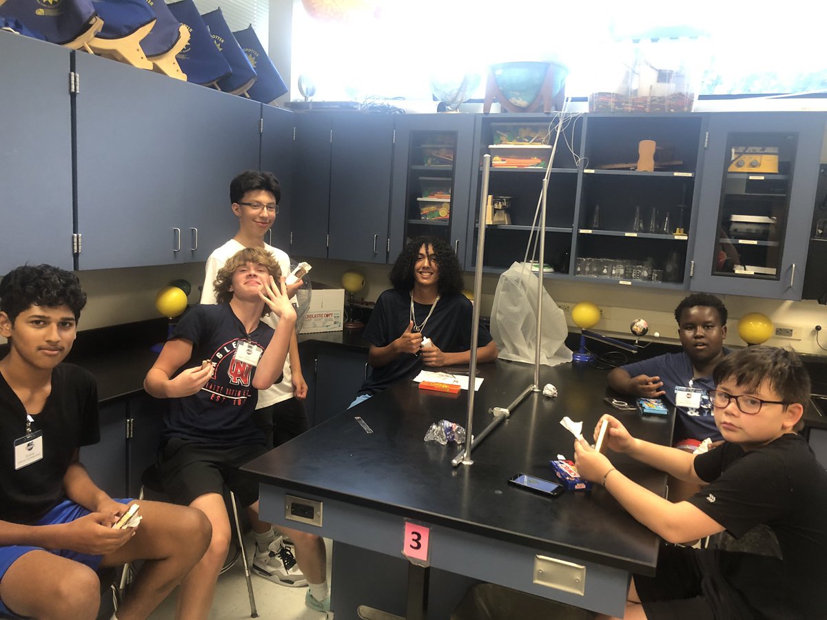 OlatheGeo's tweet photo. Had a great time at our Welcome Back Ice Cream Social last night! Loved welcoming our new Eagles to the nest! #GeoFam #ONTeach @Olathe21st https://t.co/AIztfOv9PS