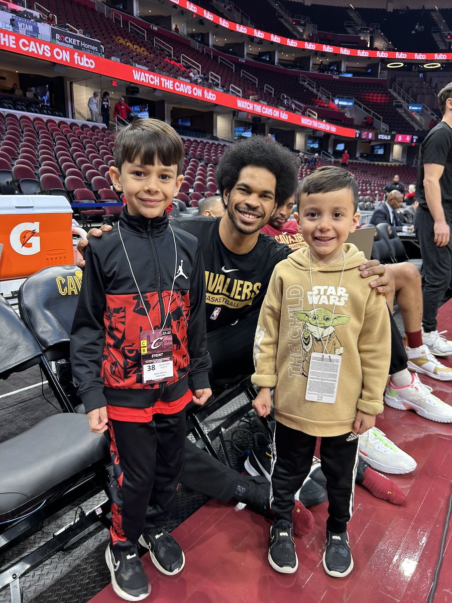 ElalcaldeRafa's tweet photo. Since @_bigjayy_ #CavsPlayerWeek is coming to an end, let’s see your #ModSquad pictures.  This is a shot from #RafaSeats winners that got a chance to meet JA this past season.  Who knows I might pick the first #RafaSeats winner for the 2023-2024 season. https://t.co/GMK9qukXRN