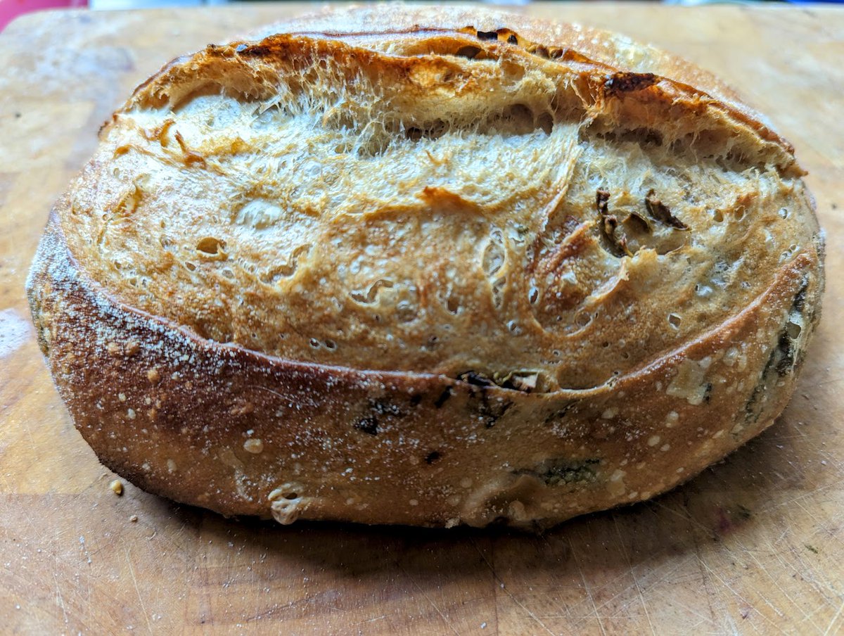 Green olive ,marinated garlic and feta cheese sourdough /Hydration 80% 😎👊👌 <a href="/jamesmartinchef/">James Martin</a>
<a href="/staffordshire/">staffordshire</a>
<a href="/bbcgoodfood/">Good Food</a>
@BBCFood
<a href="/gbchefs/">Great British Chefs</a>
<a href="/jamieoliver/">Jamie Oliver</a>
<a href="/GMartidavies/">Martin B</a>
<a href="/ChefTomKerridge/">Tom Kerridge</a>
<a href="/SundayBrunchC4/">Sunday Brunch</a>