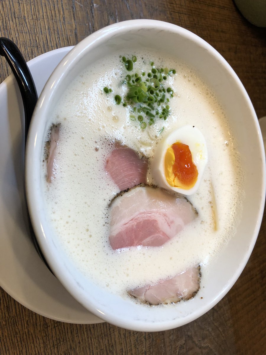 Robin_HEROES's tweet photo. 最近食べたラーメン
奈良市富雄にあるみつ葉
何度も前は通っていたけどようやく行くことができた
もちろん美味しくいただき完食&amp;完飲

#みつ葉
#奈良ラーメン
#富雄ラーメン https://t.co/d4B8RA1pyw