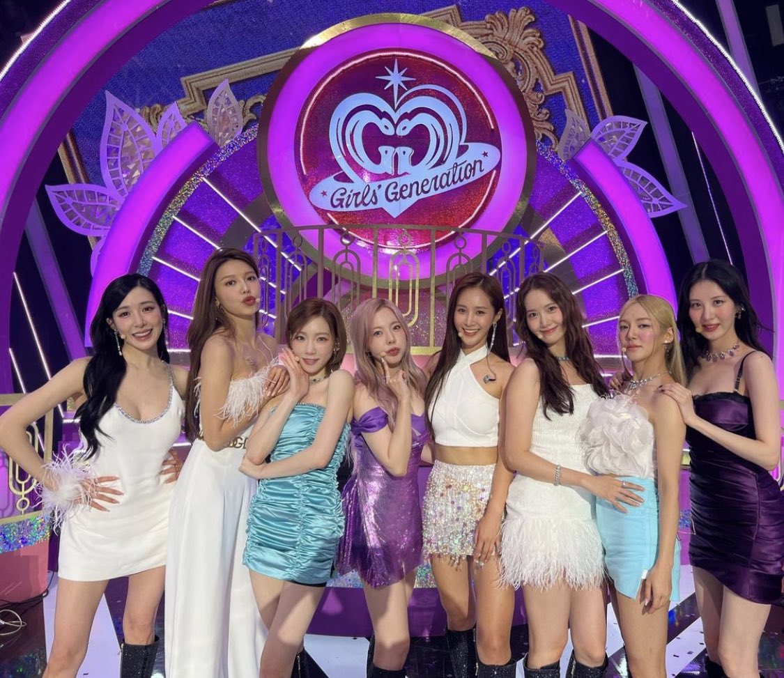 T_ruru805's tweet photo. 작년 진짜루 행복했쟈나 ♡ 

#소녀시대_16주년_우리_꼭_영원하자
#16Years_Sailing_With_GG https://t.co/BrwkVBC8ep