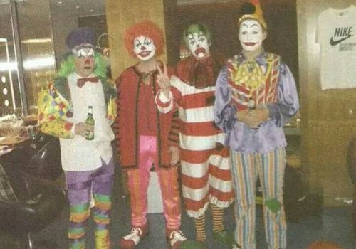 🏅| “Fluorescent Adolescent” has surpassed 700 MILLION streams on Spotify. The 6th Arctic Monkeys' song to do so.