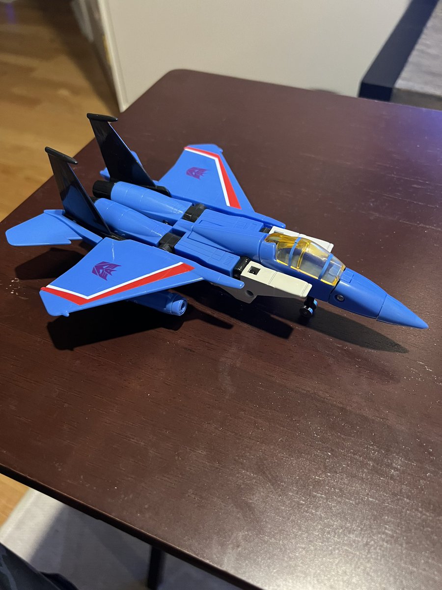 BoneheadCollec1's tweet photo. #toys #bonehead #boneheadcollectors #figures #actionfigures #figurecollector #adultcollector  #figurephotography #letembreathe #scratchthatfigureitch #figlife #transformers #morethanmeetstheeye #decepticons #thundercracker https://t.co/ERj2YPiJs2