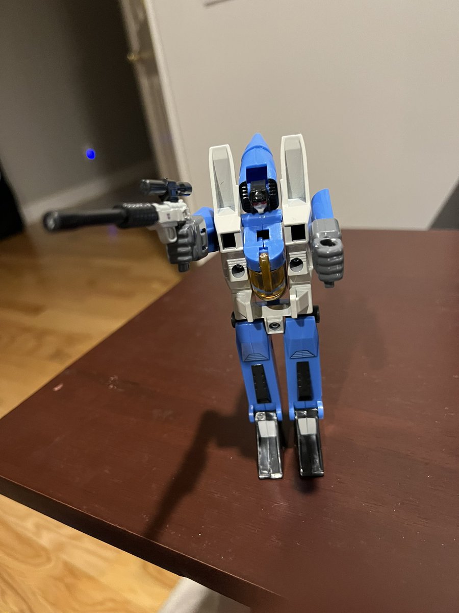 BoneheadCollec1's tweet photo. #toys #bonehead #boneheadcollectors #figures #actionfigures #figurecollector #adultcollector  #figurephotography #letembreathe #scratchthatfigureitch #figlife #transformers #morethanmeetstheeye #decepticons #thundercracker https://t.co/ERj2YPiJs2