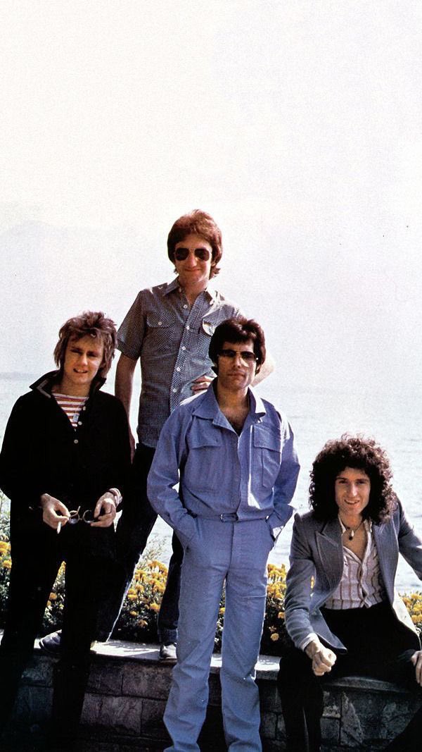 queen archive tweet media