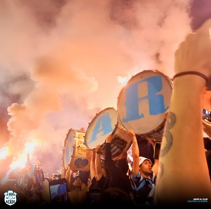 Nos merecemos bellos milagros, y ocurrirán..✨️💙🤍