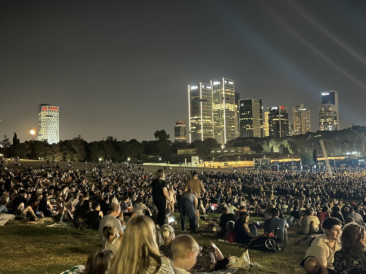 danielocarmon's tweet photo. We were more than 20,000, last night, at @TelAviv Ganei Yehoshua Park,enjoying #OperaInThePark performance of “Madame Butterfly”. A breath of entertainment,especially during complicated times is always welcome! https://t.co/yqC5KWR5GC