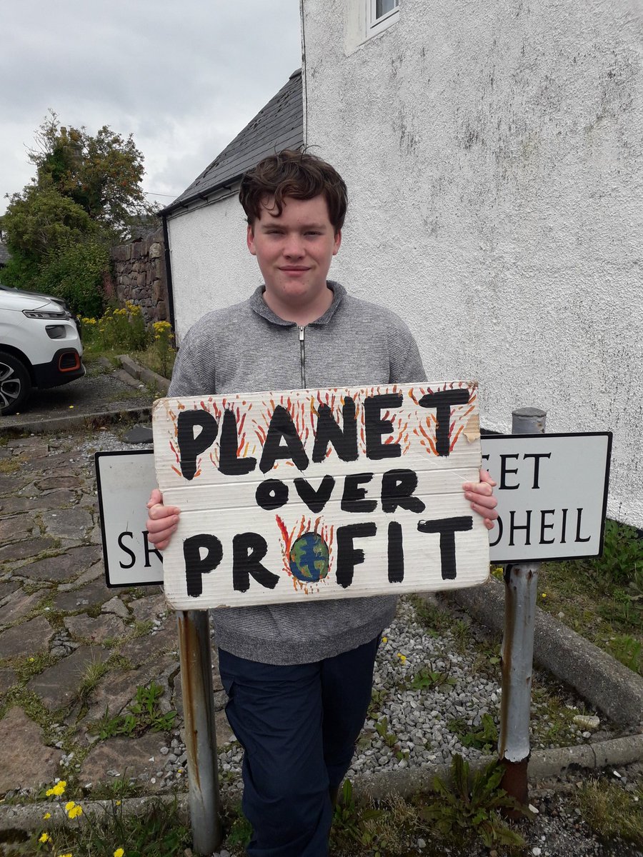 FinlayPringle's tweet photo. School strike week 243
Today and every Friday we say NO to politicians who prioritise fossil fuel company profits over the health & well-being of the planet & its inhabitants
#FridaysForFuture #climatestrike #TomorrowIsTooLate #StopRosebank #ThisIsNotFine #PeopleNotProfit https://t.co/LL86fZyuFs