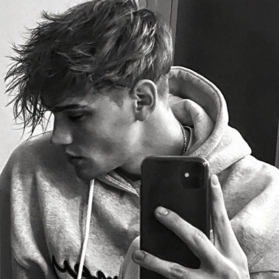 ᴇsᴛᴜᴅɪᴀɴᴛᴇ ᴅᴇ ᴍᴀɢɪsᴛᴇʀɪᴏ
22 ᴀɴ̃ᴏs
ᴄᴜʙᴀɴᴏ-ғʀᴀɴᴄᴇs
ʀᴛ + ʟɪᴋᴇ = ᴍᴇɴsᴀᴊᴇ ᴘʀɪᴠᴀᴅᴏ
ʀᴛ ᴅᴀʀᴍᴇ ᴀ ᴄᴏɴᴏᴄᴇʀ
#sᴇxʀᴏʟ
#ᴄᴜᴇɴᴛᴀғʀᴇᴇ