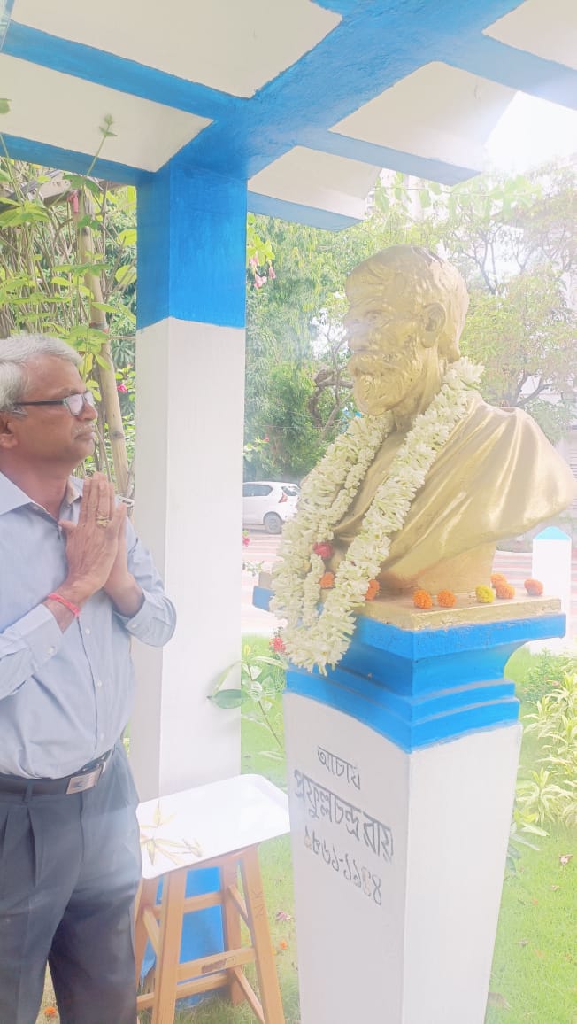 NIPER_Kolkata's tweet photo. #NIPERKOLKATA
#FatherofIndianChemistry
@NIPER_Kolkata is #Celebrating the #162nd #Birthday of #Acharya #Prafulla #Chandra #Ray
@pharmadept @mansukhmandviya @bhagwantkhuba @rajneeshtingal https://t.co/BaqMhTcL9y