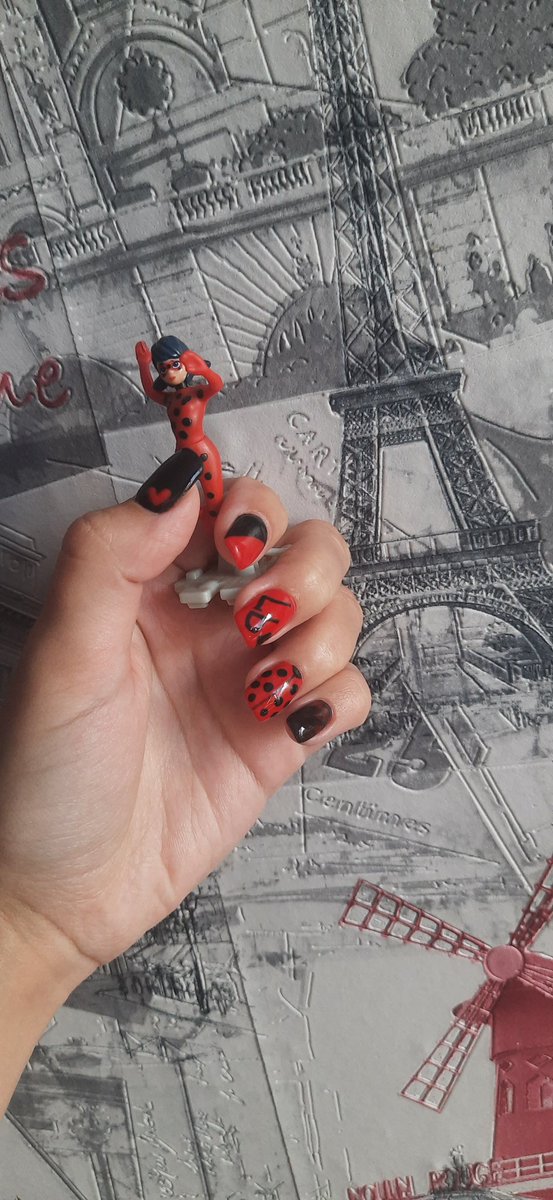 Совсем у тётки крыша поехала со своей леди баг