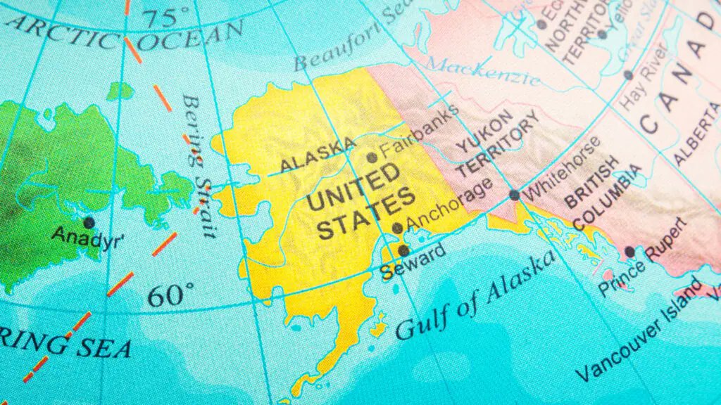 DavidHundeyin's tweet photo. The US and Russia are only 55 miles away from each other, but they have never fought each other on their own territory.

They instead prefer to fight each other in Korea, Afghanistan, Ukraine, and now Niger. Other people's lands.

Imagine being dumb enough to get sucked into this https://t.co/pfpGGrvL36