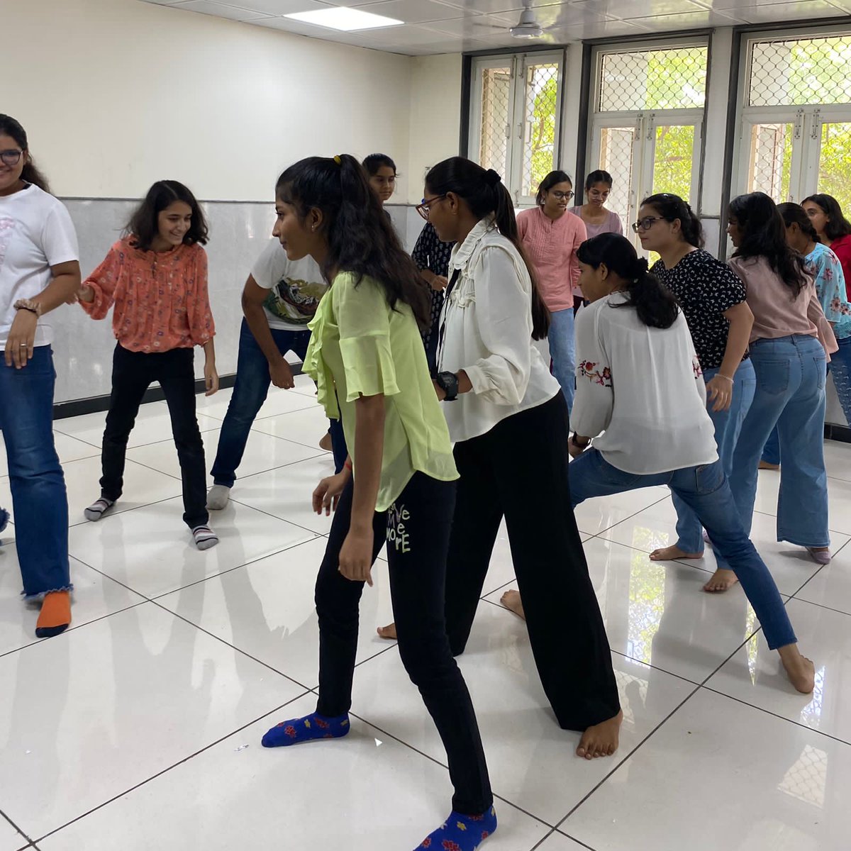 DIETRNDELHI's tweet photo. #Theatre Workshop: A Journey of Creativity and Expression
Workshop Highlights:
#interactivesessions #handsonactivities, attendees learned the nuances of character development, improvisation,&storytelling.
#ImmersiveTheatre #ArtisticExpression #TheatreWorkshop #CreativityUnleashe https://t.co/KEk5XLs7ba
