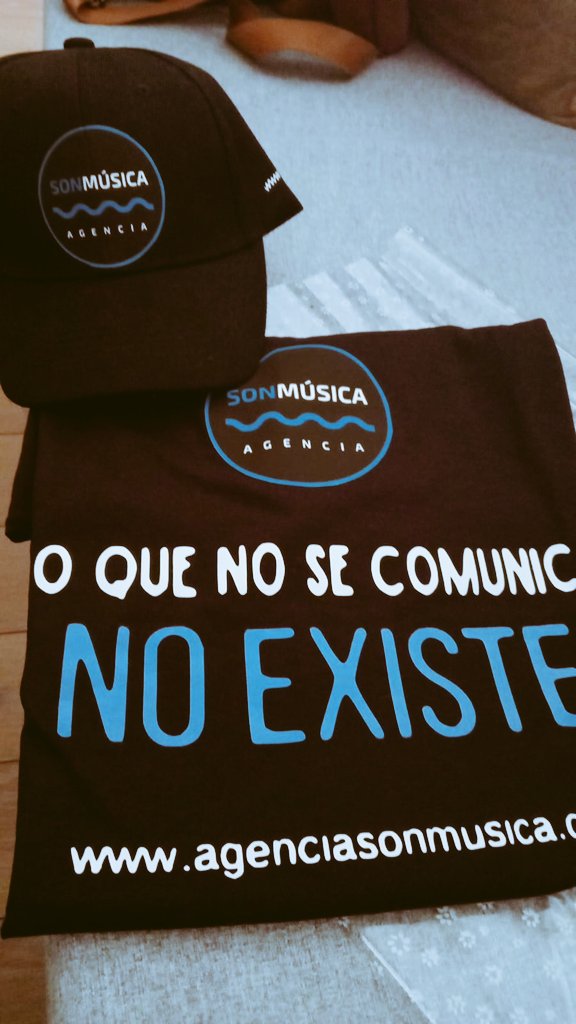 ToniGrinon's tweet photo. Oh Yeah!
Ya tenemos merchan muy molón de @SonMusicAgencia para este veranito https://t.co/QO9q47c48D