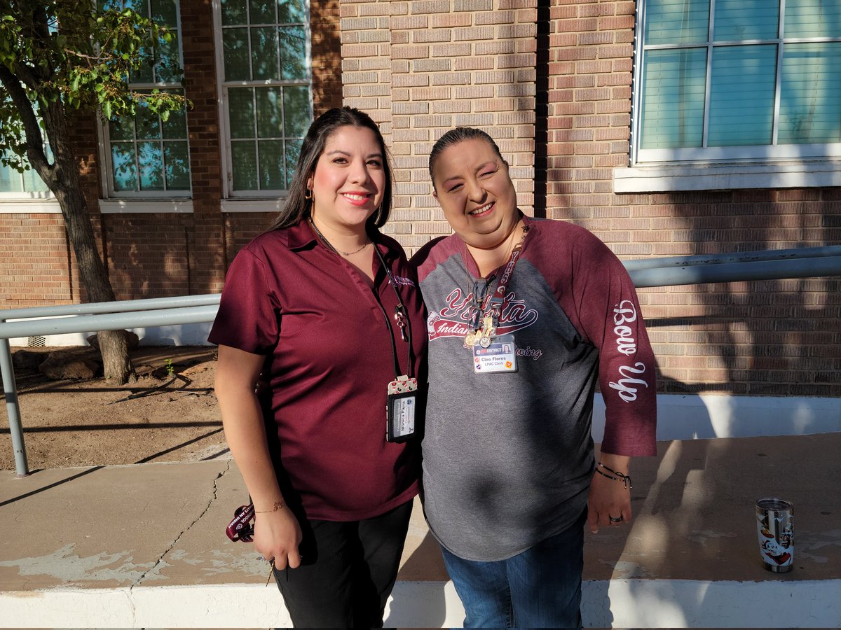 YsletaHS's tweet photo. Welcome Back Rally with some of our amazing faculty and staff 🏹 #BOWUP #IndianPride #YsletaMentality https://t.co/TWLfjvEQHl