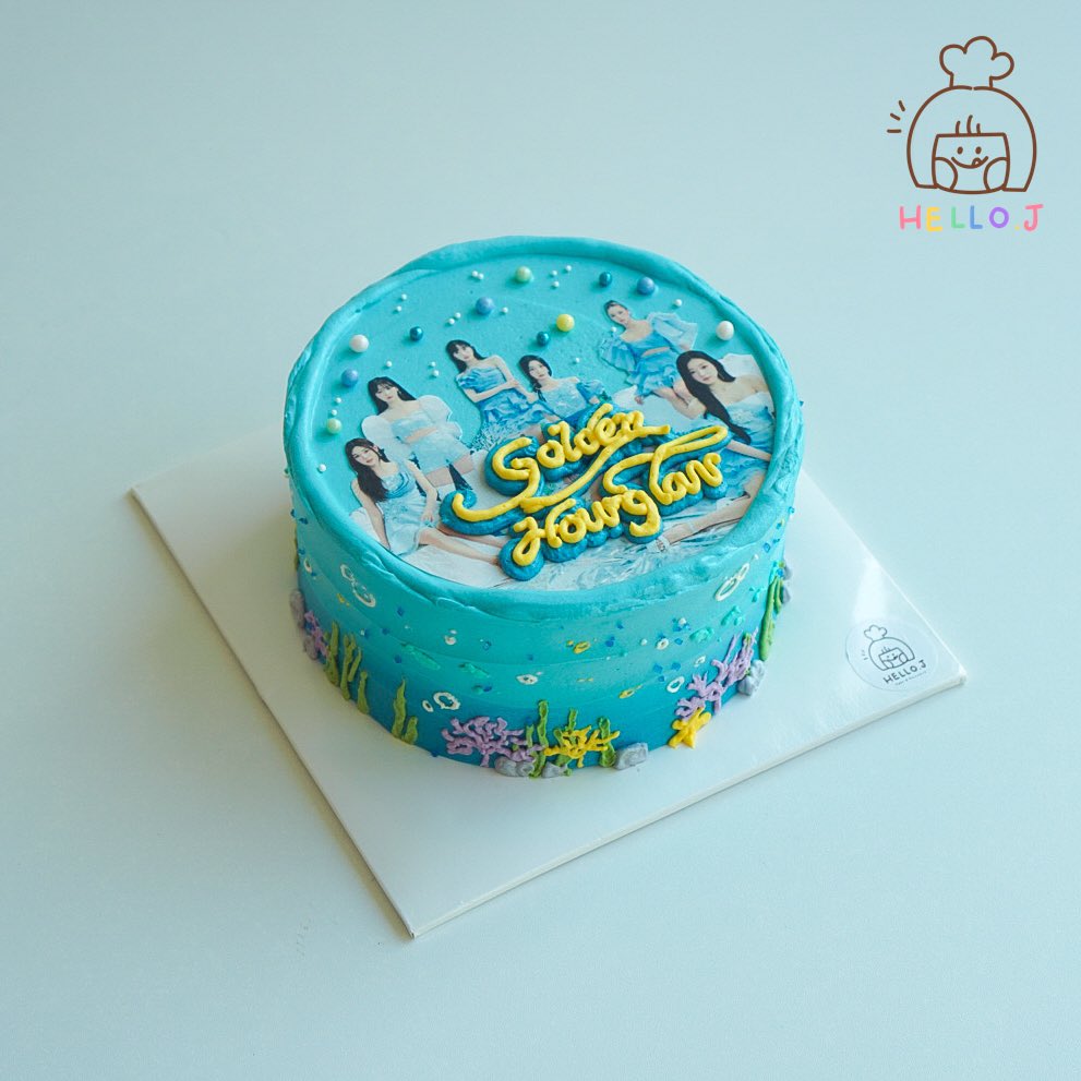 dhaenilog's tweet photo. 오마이걸_여름이 들려 컨셉의 바다 케이크입니다🐚 
유튜브 “뎨니로그”에 오시면 만드는 영상 보실 수 있어요😊
: https://t.co/vM7Mt6mNuk

#OHMYGIRL #summercomes #goldenhourglass https://t.co/7o87alE6xF