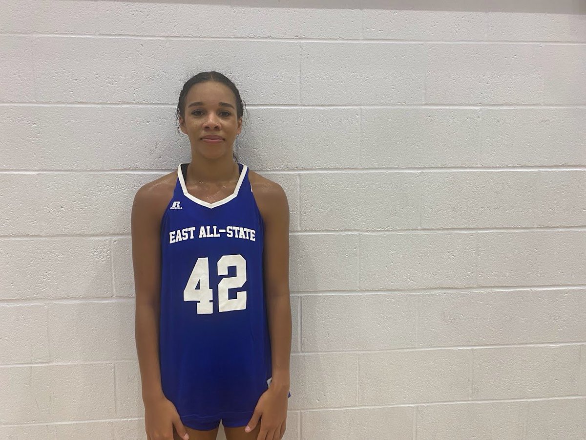 SanditeNews's tweet photo. Sandite star Hailey Jackson put on a show at the All-State game last week and will soon be reunited with former teammate Journey Armstead at Hutchinson Community College.
Read the story πhttps://t.co/Aa3vBNLN6O π
#Sandite #SandSprings #Basketball https://t.co/fsar3o1A48