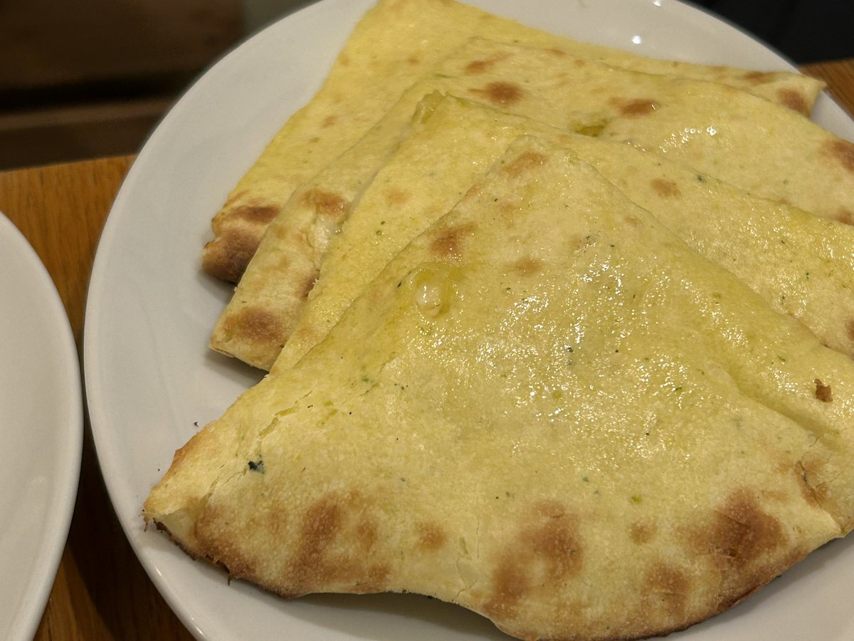 kisaragishow's tweet photo. 今宵は、人形町のアンキットの気持ちで、ビリヤニやカレー、かぼちゃチーズナンなどを堪能しました🍛😄👍

#dinner #dcurry #インドカレー #カレー #नान #ビリヤニ #人形町 #水天宮前 https://t.co/Q8yNCGEhPL