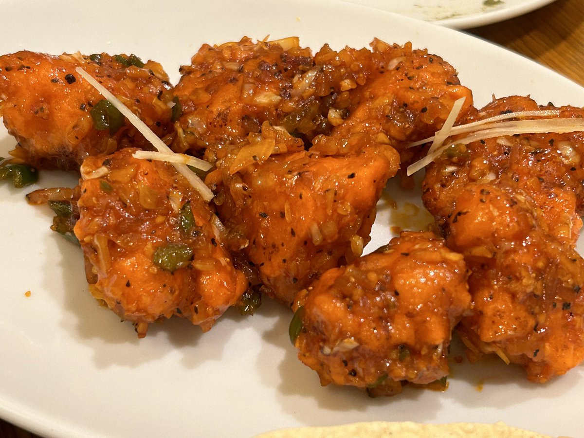 kisaragishow's tweet photo. 今宵は、人形町のアンキットの気持ちで、ビリヤニやカレー、かぼちゃチーズナンなどを堪能しました🍛😄👍

#dinner #dcurry #インドカレー #カレー #नान #ビリヤニ #人形町 #水天宮前 https://t.co/Q8yNCGEhPL