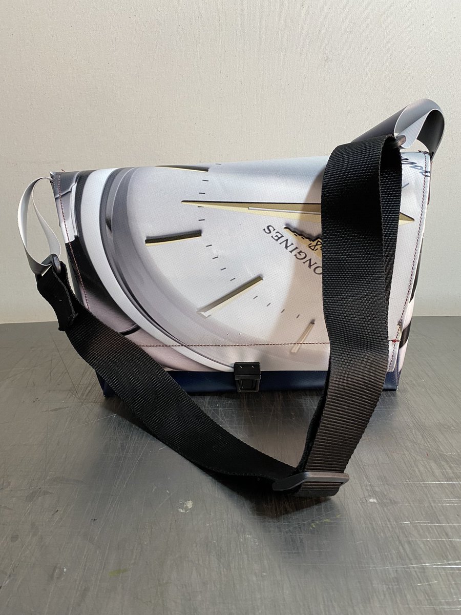 CutCanvasDesign's tweet photo. @Longines #flagship #heritage #upcycling #banner #pvc #bag https://t.co/OxstyMndFo
