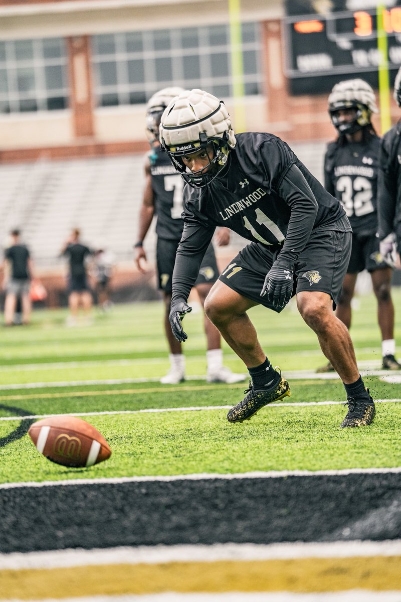 Lindenwood Football tweet media