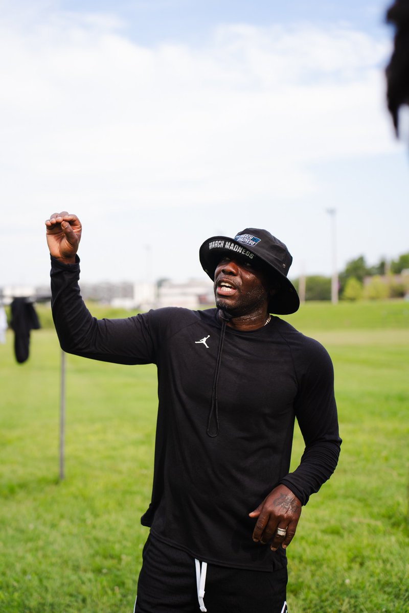 Robert Yanders tweet media