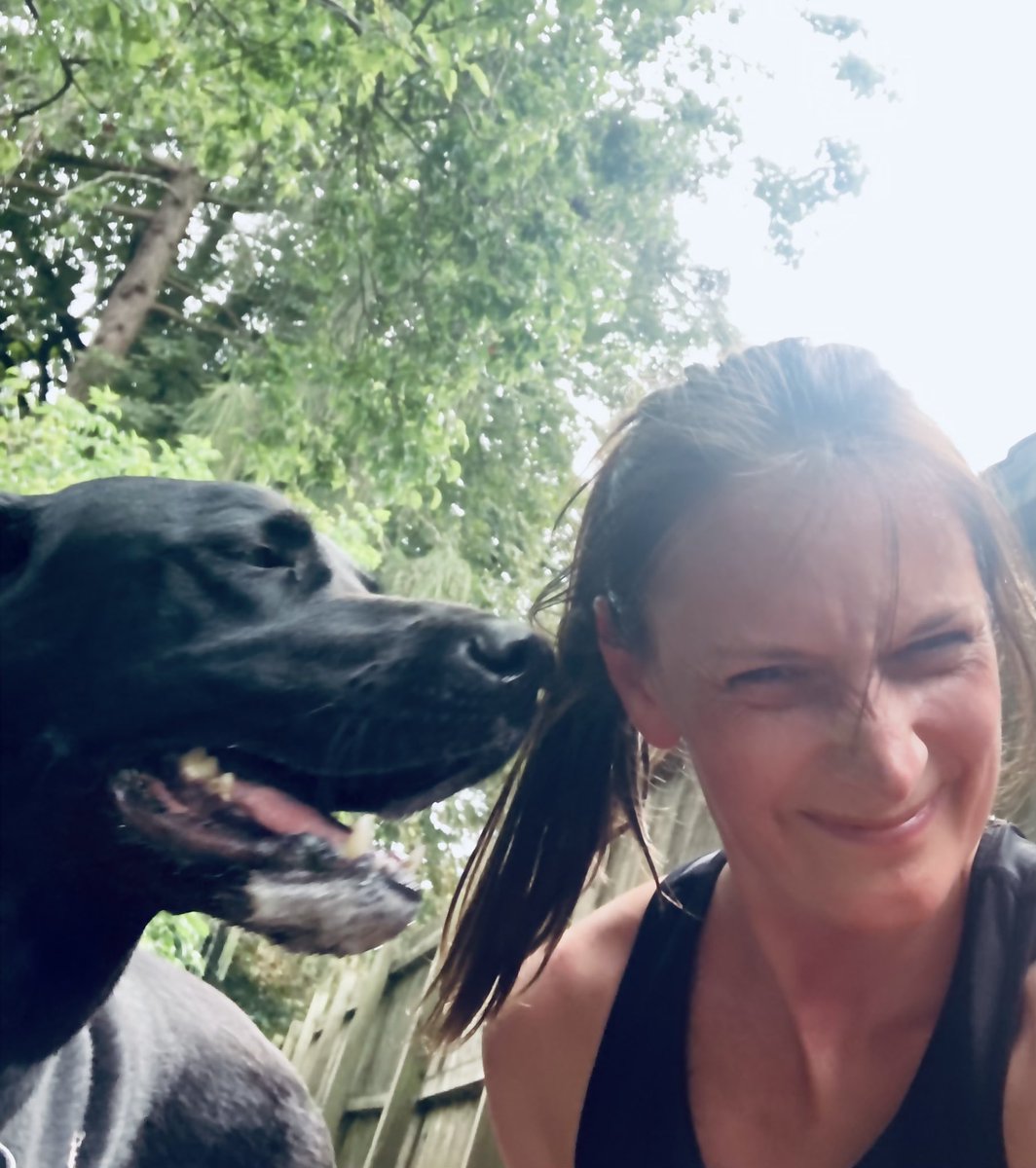 Dog is my metronome 🐾 if I time my steps to be roughly the same as Barney’s, I end up with a cadence of about 170. Much better than annoying beeping or music that drowns out the birdsong 🙌 🦍 #ukrunchat