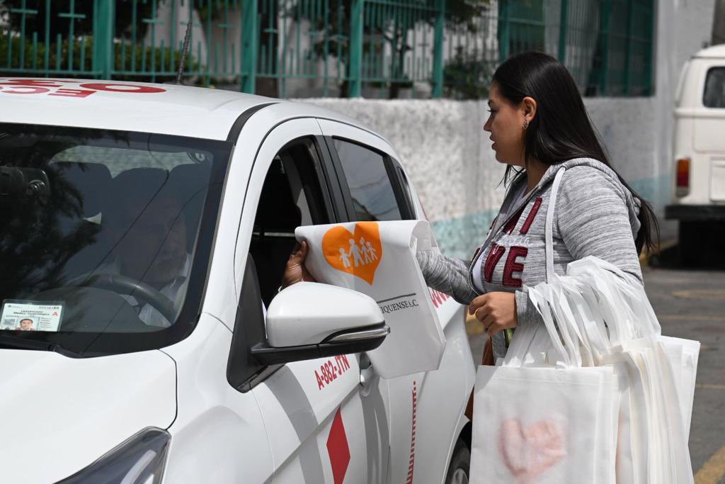 GabyGamboa_S's tweet photo. A través de @LatidoM entregamos bolsas de tela en mercados y tiendas de supermercados. 

En apoyo a la economía de las familias metepequenses y con el objetivo de reducir el uso de bolsas de plastico. 

@mxsdecorazon @higinio_mtz https://t.co/mxQB5rrzhi